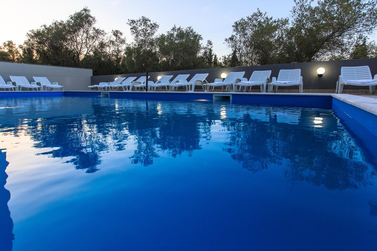 Scandinavian Hotel - Ulcinj Ulqin エクステリア 写真