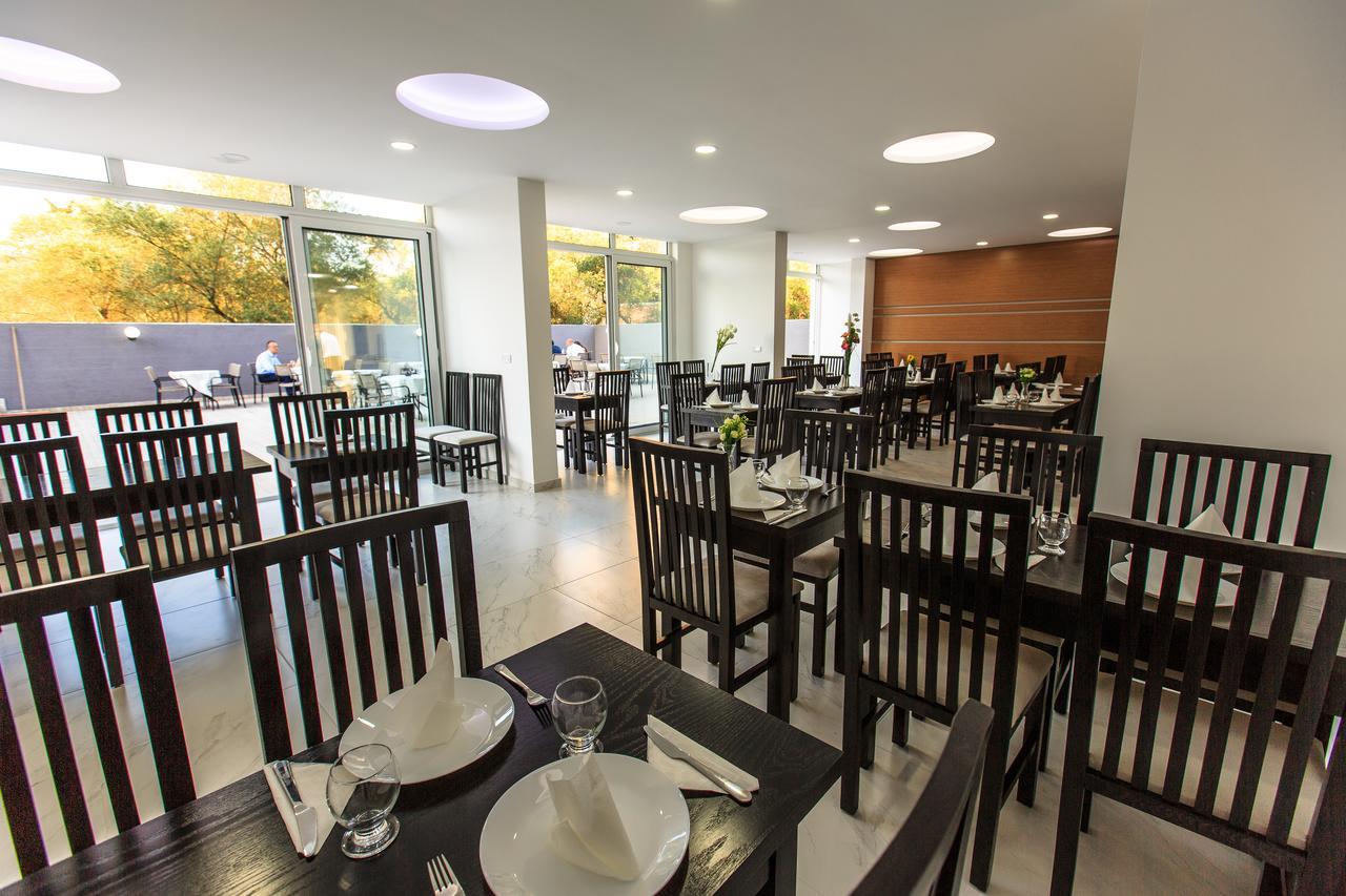 Scandinavian Hotel - Ulcinj Ulqin エクステリア 写真